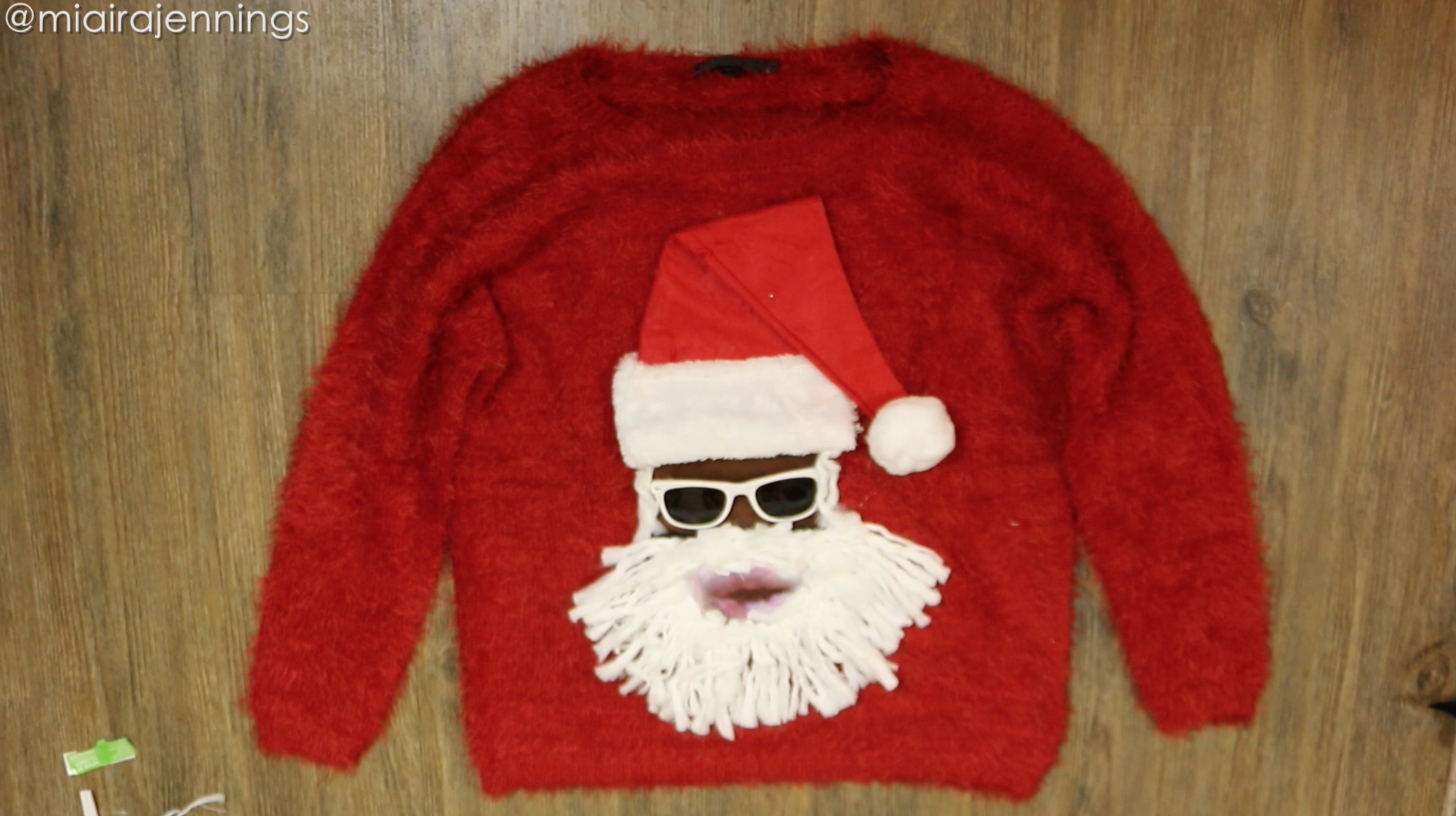 talking santa sweater 3.png