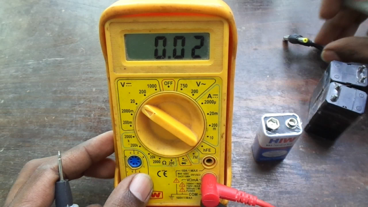 testing dc volt using multimeter.jpg