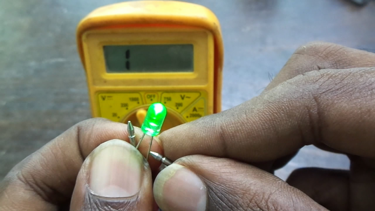 testing led using multimeter.jpg