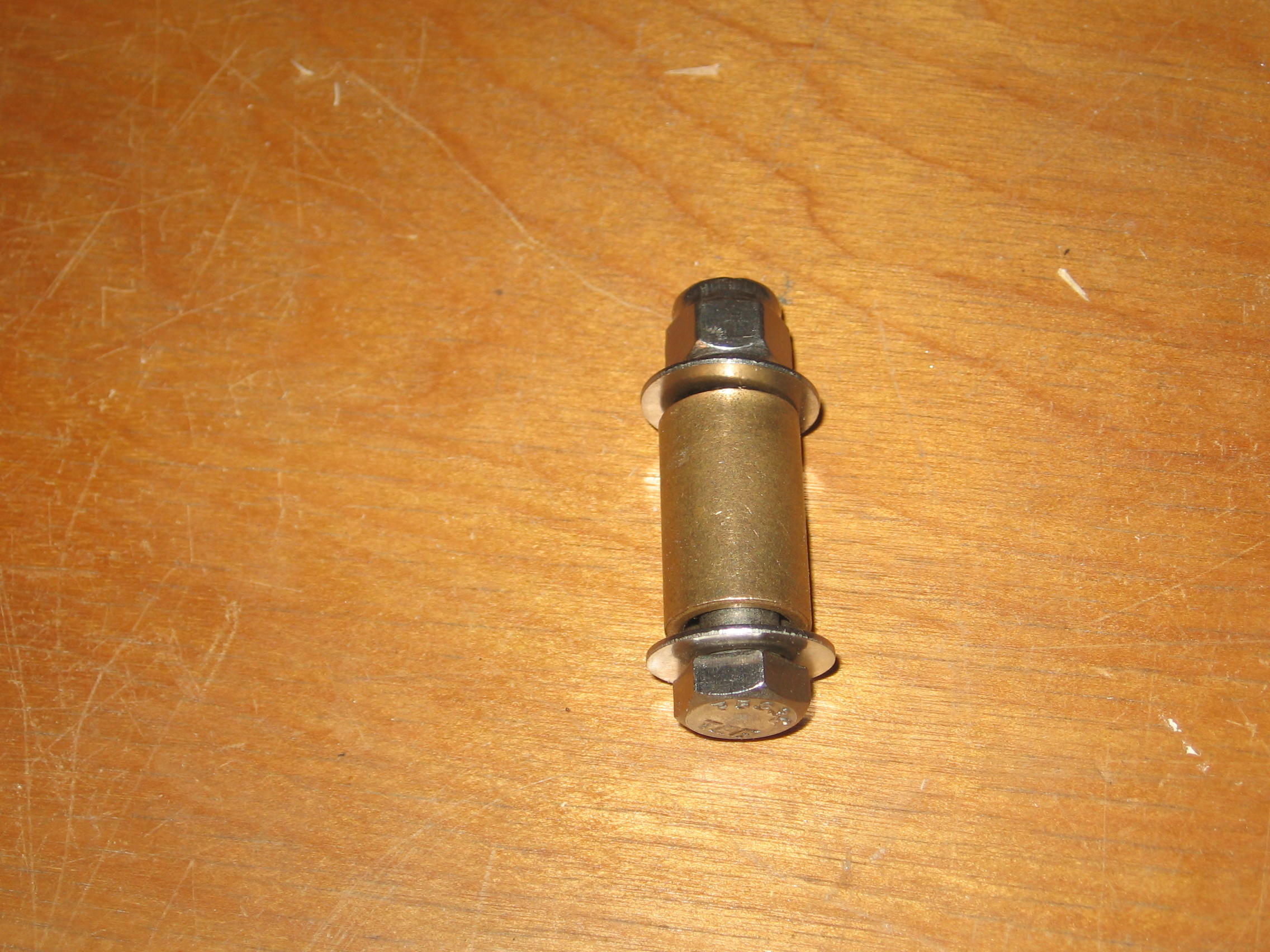 the pivot bolt 2.JPG