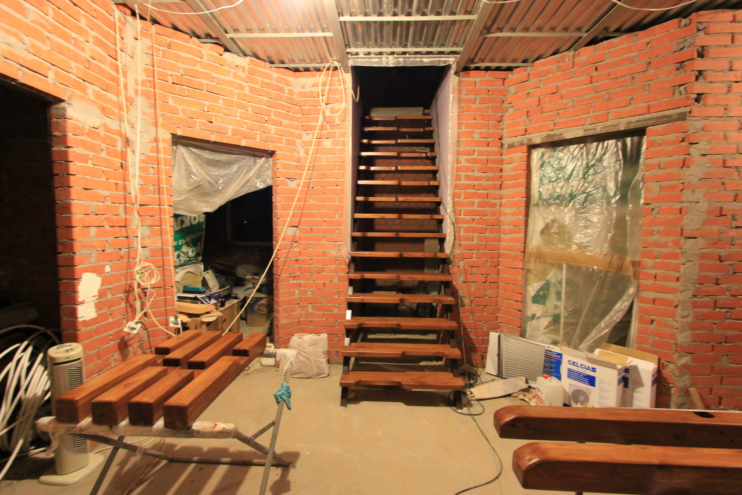 the whole stairs without the vertical timbers.JPG