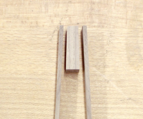 tongs 34.jpg