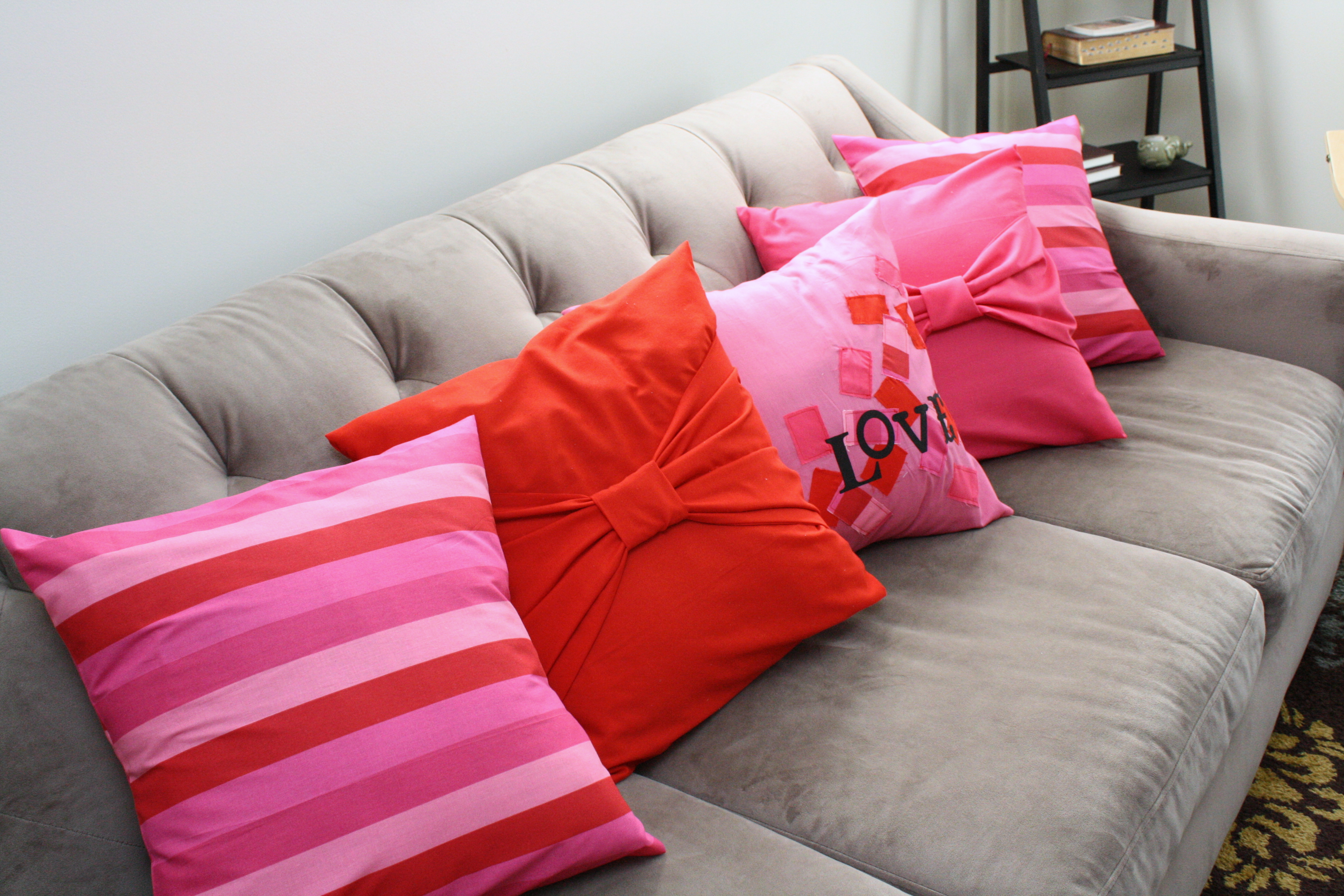 valentines pillows.JPG