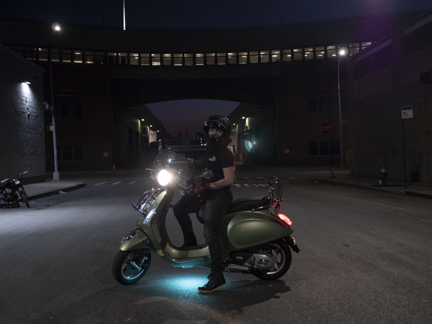 vespa-ground-effect-lighting-optimized11.jpg