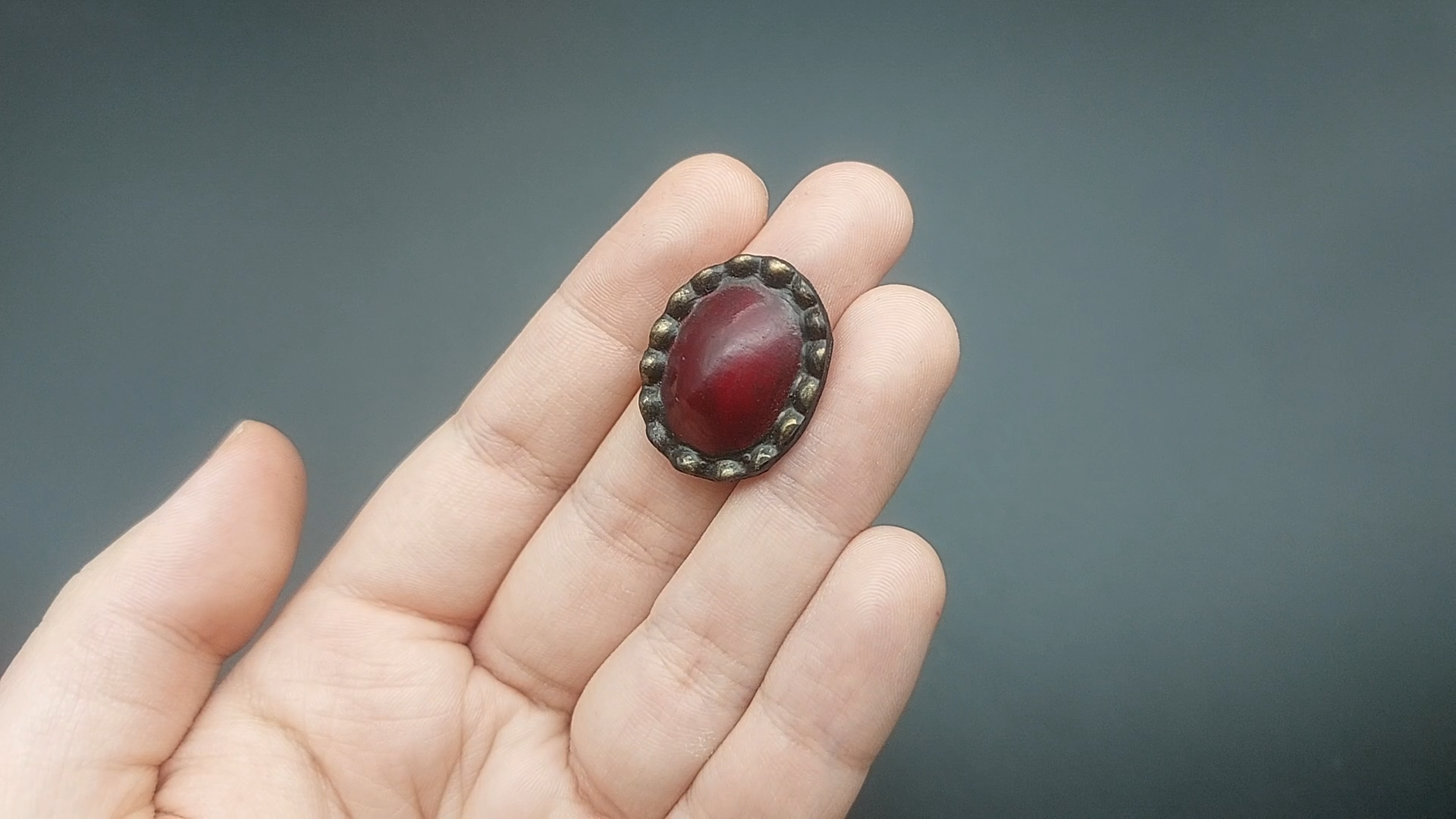 vintagegemstones-00;04;45;26.png