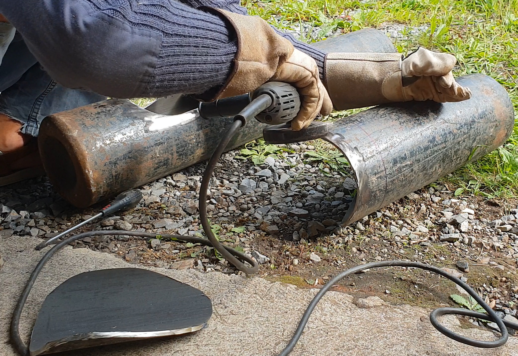 weld prep - rocket stove feed tube.jpg