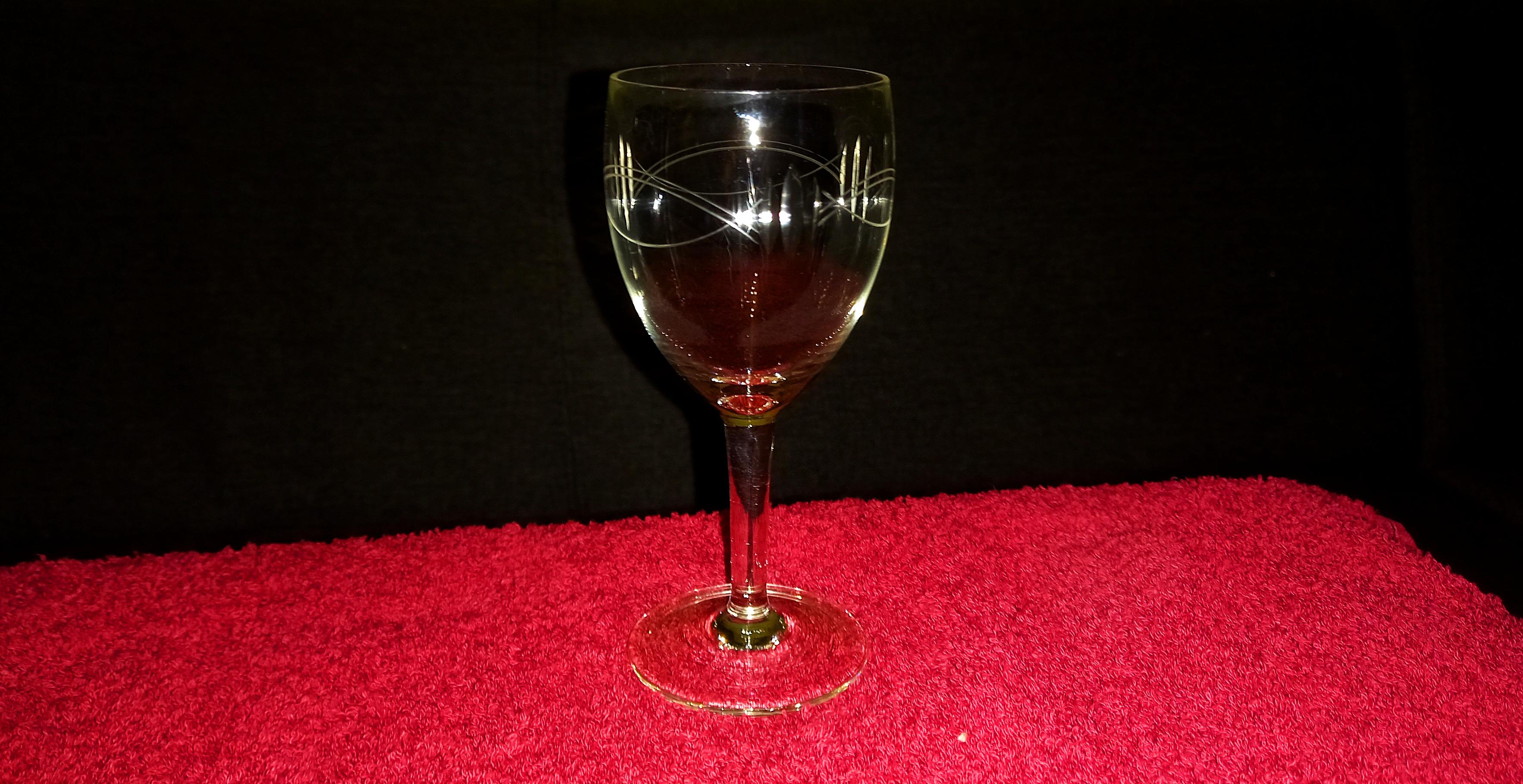 wineMiniatureRound.jpg