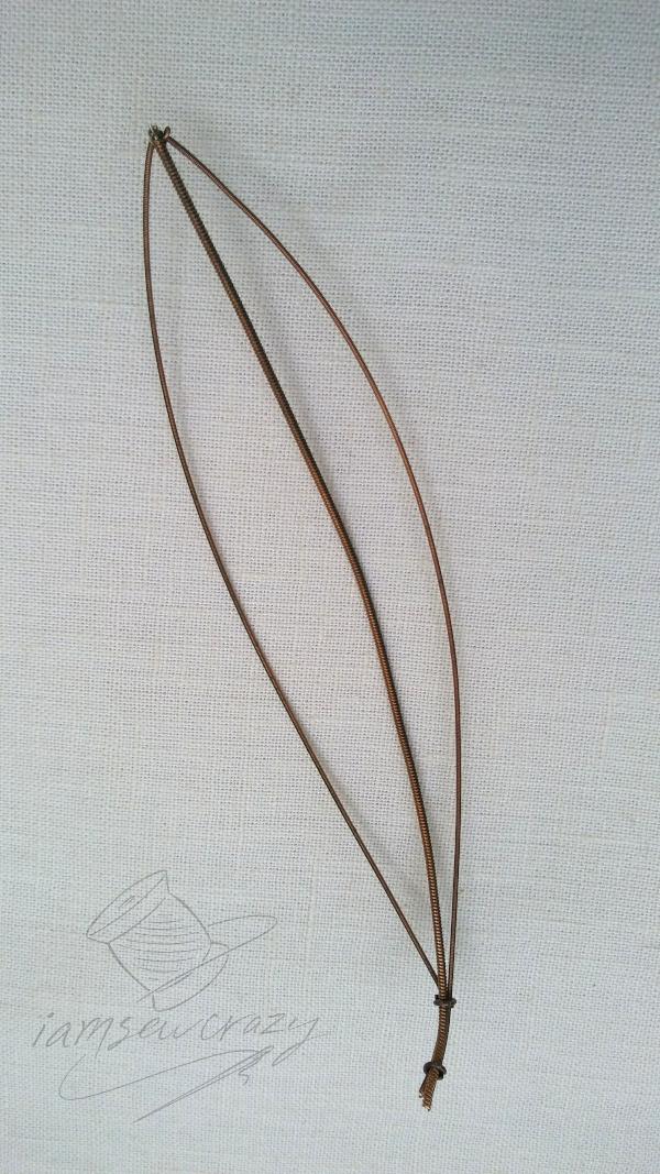 wire lily leaf.jpg