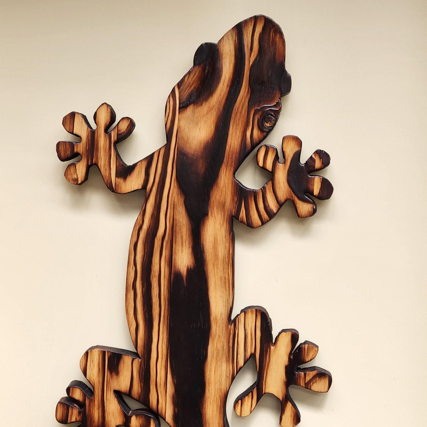 wooden gecko wall art (20).jpg