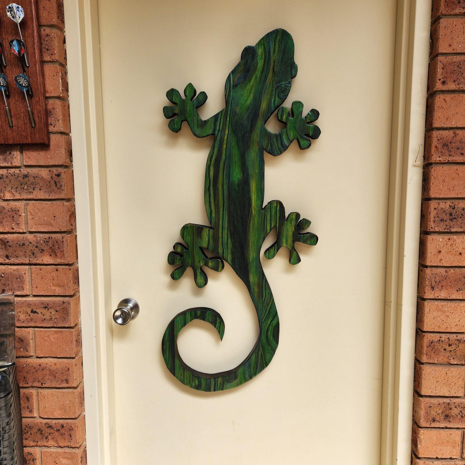 wooden gecko wall art (26).jpg