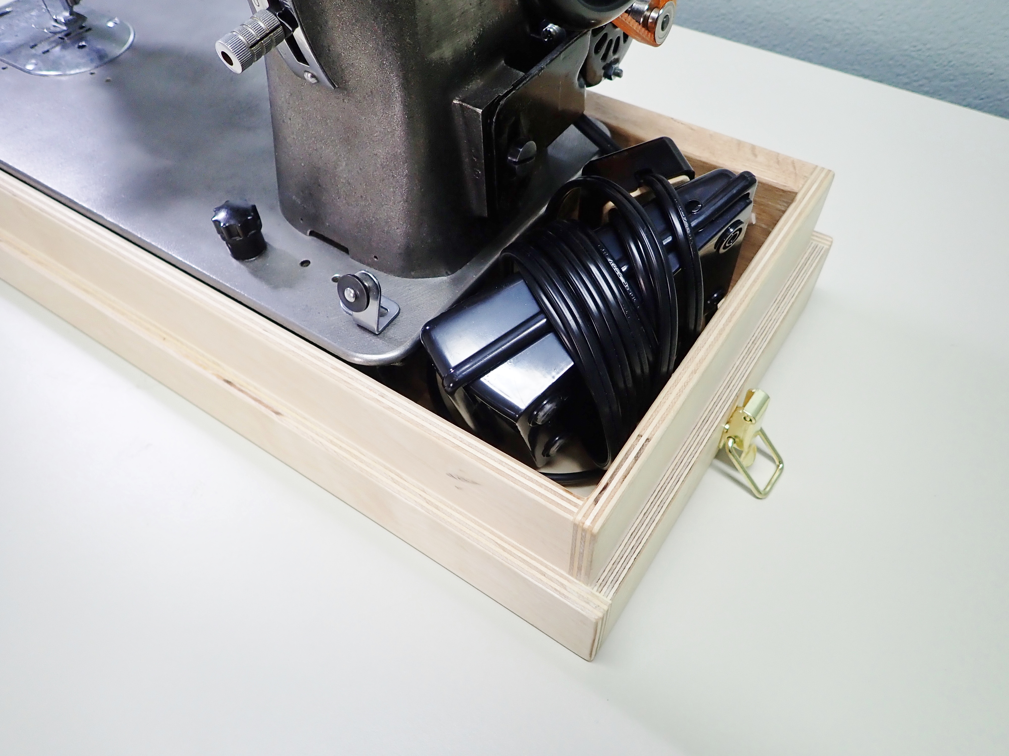 wooden sewing machine case (15).JPG