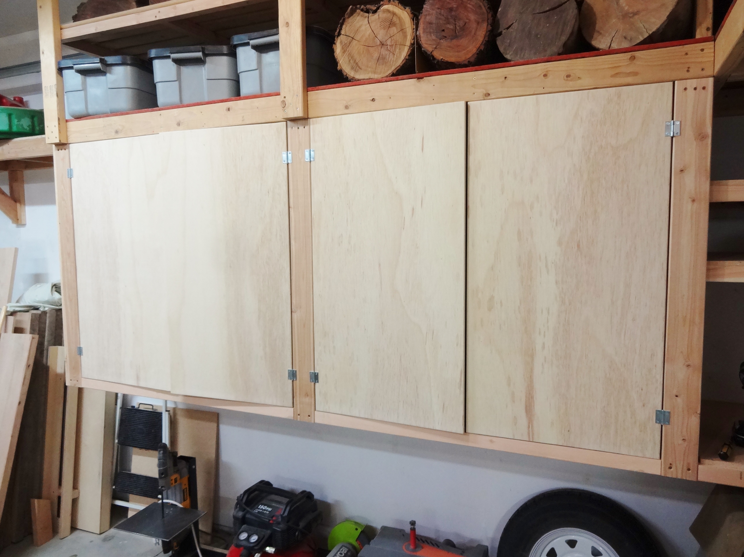 workshop cabinet shelves (14).JPG