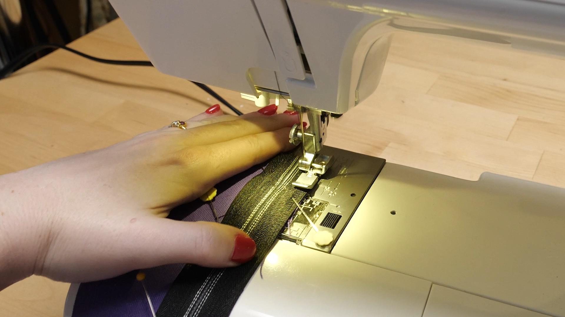 zipper sewing.jpg