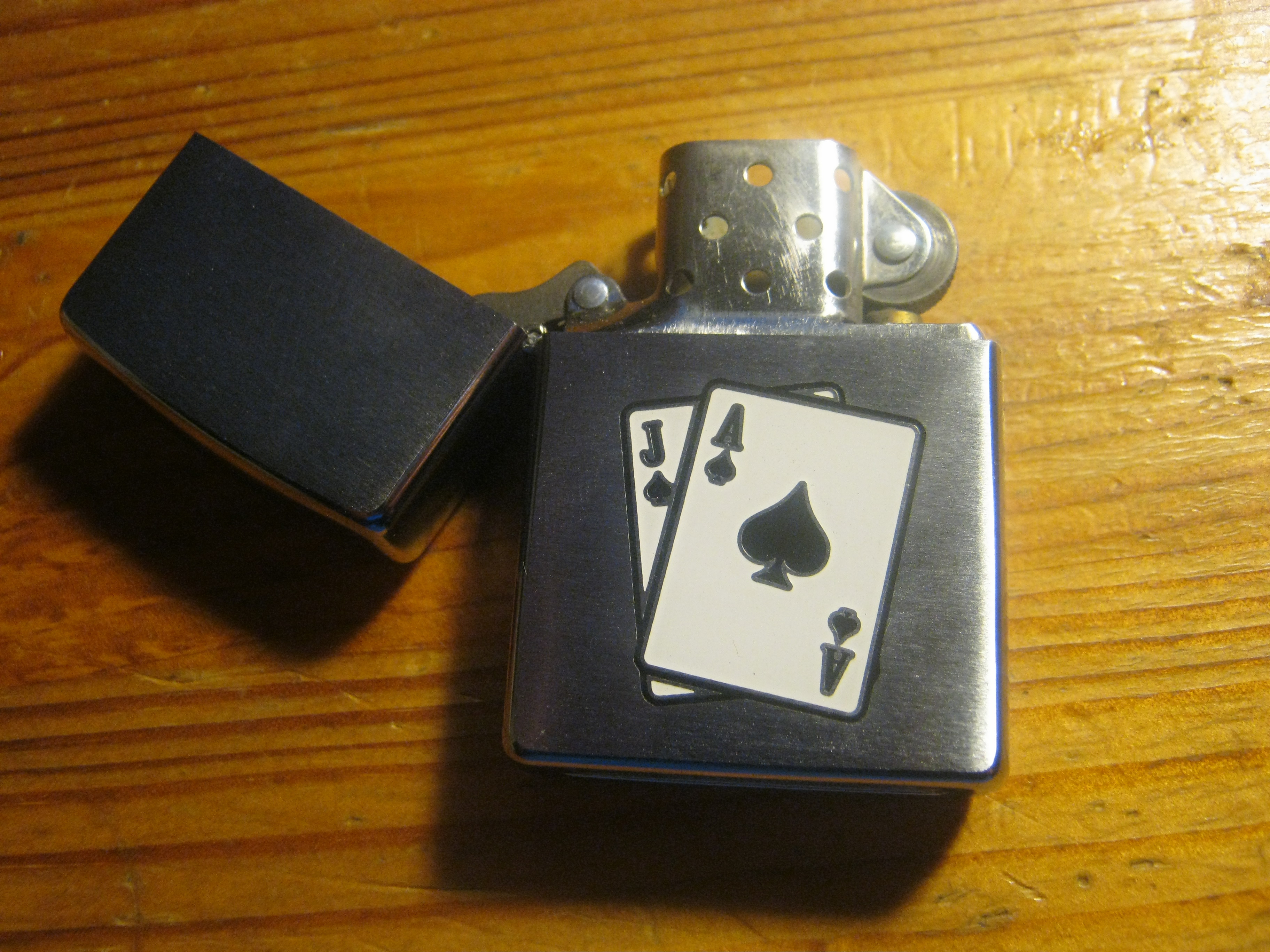 zippo 003.jpg