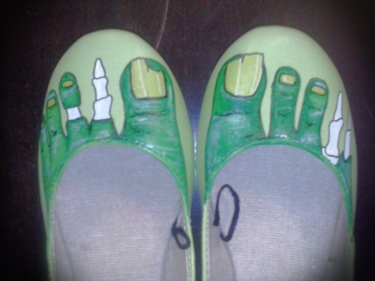 zombiefeet1.jpg