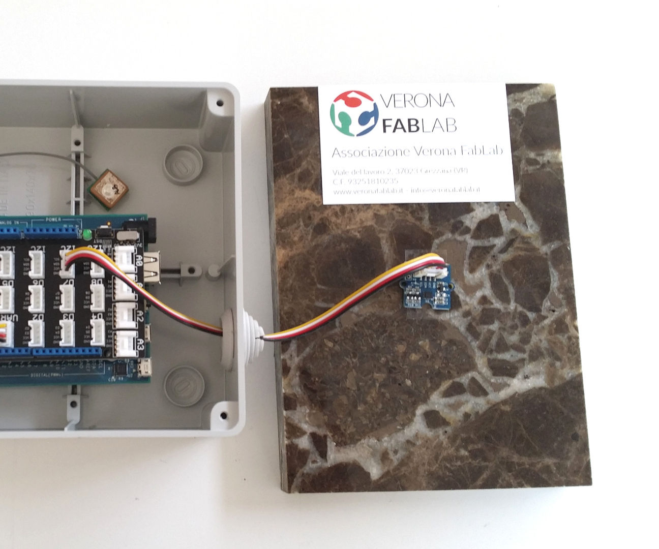 Cloud seismograph with Intel Edison