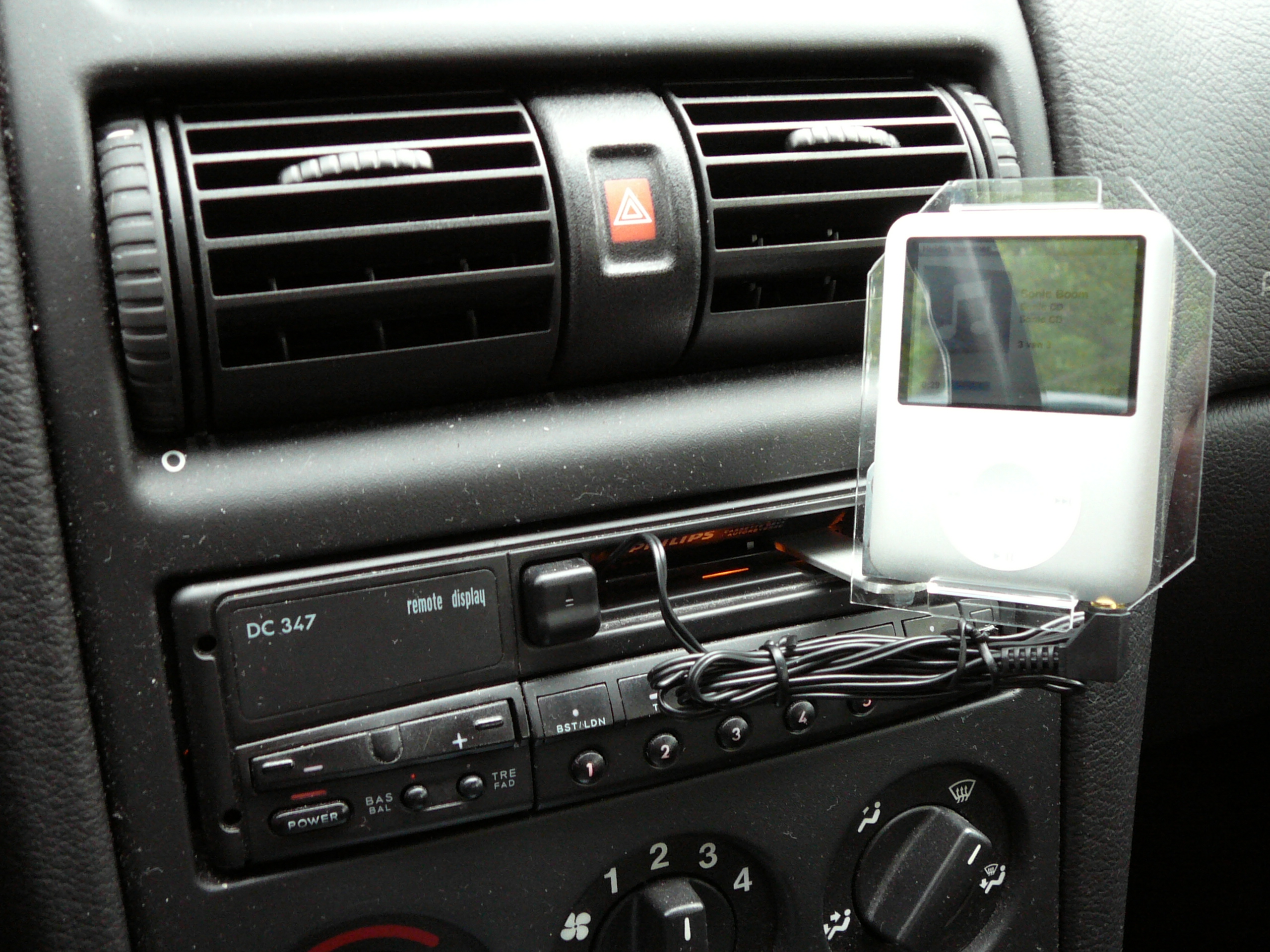 Ipod cassette adapter-adapter