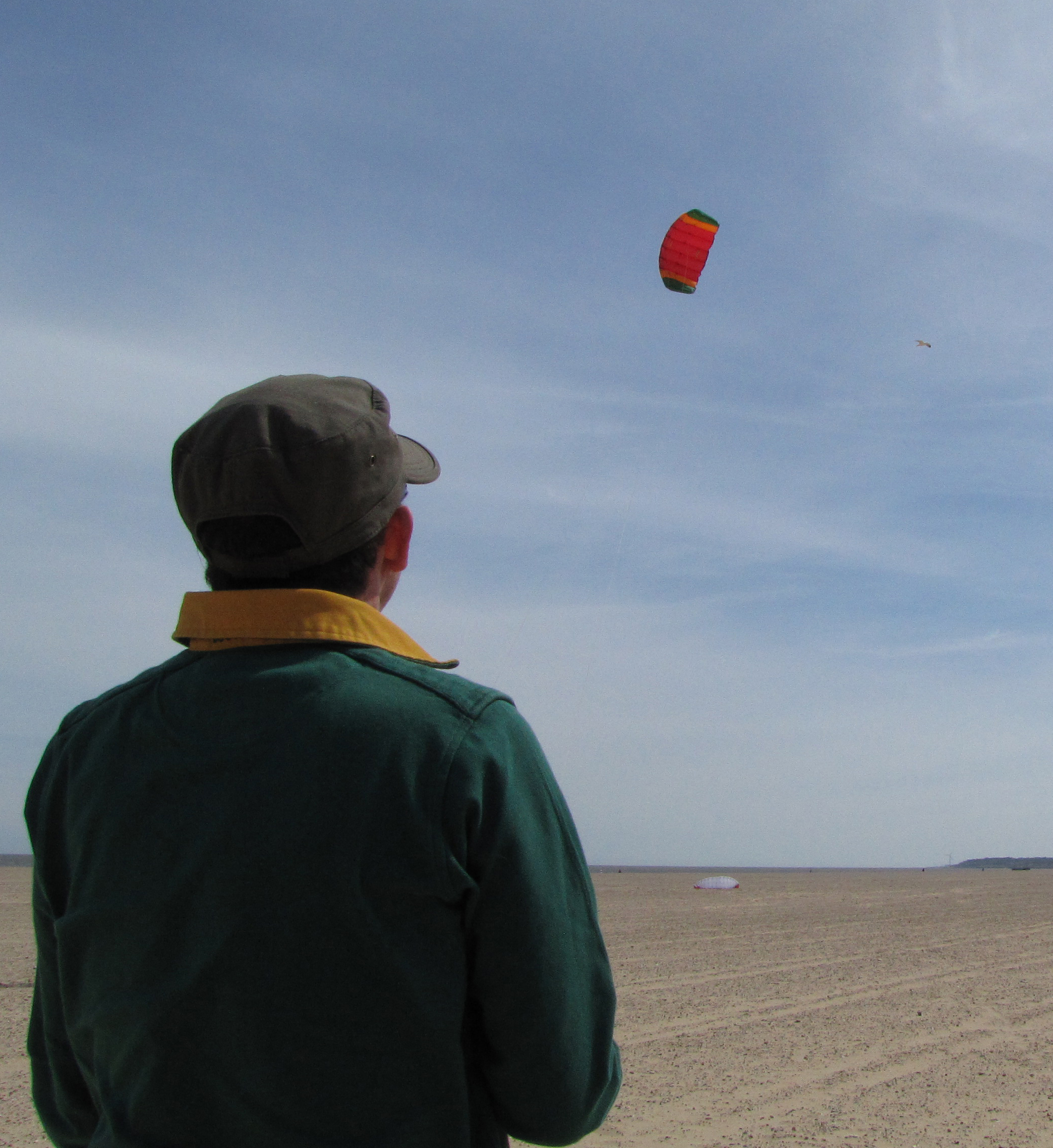 Solo-launch a two-line kite
