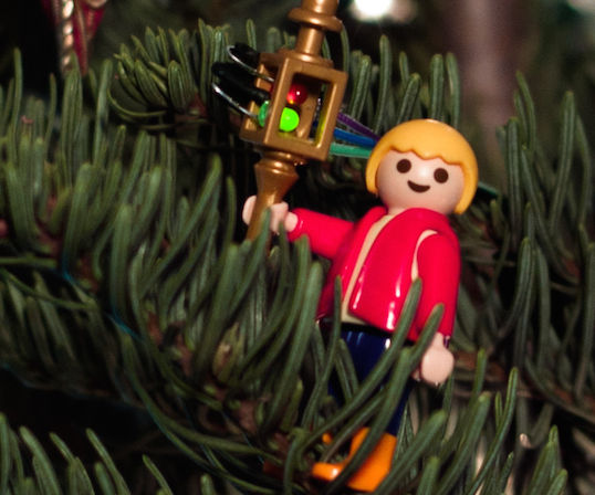 Awesomely cute Christmas tree water level indicator