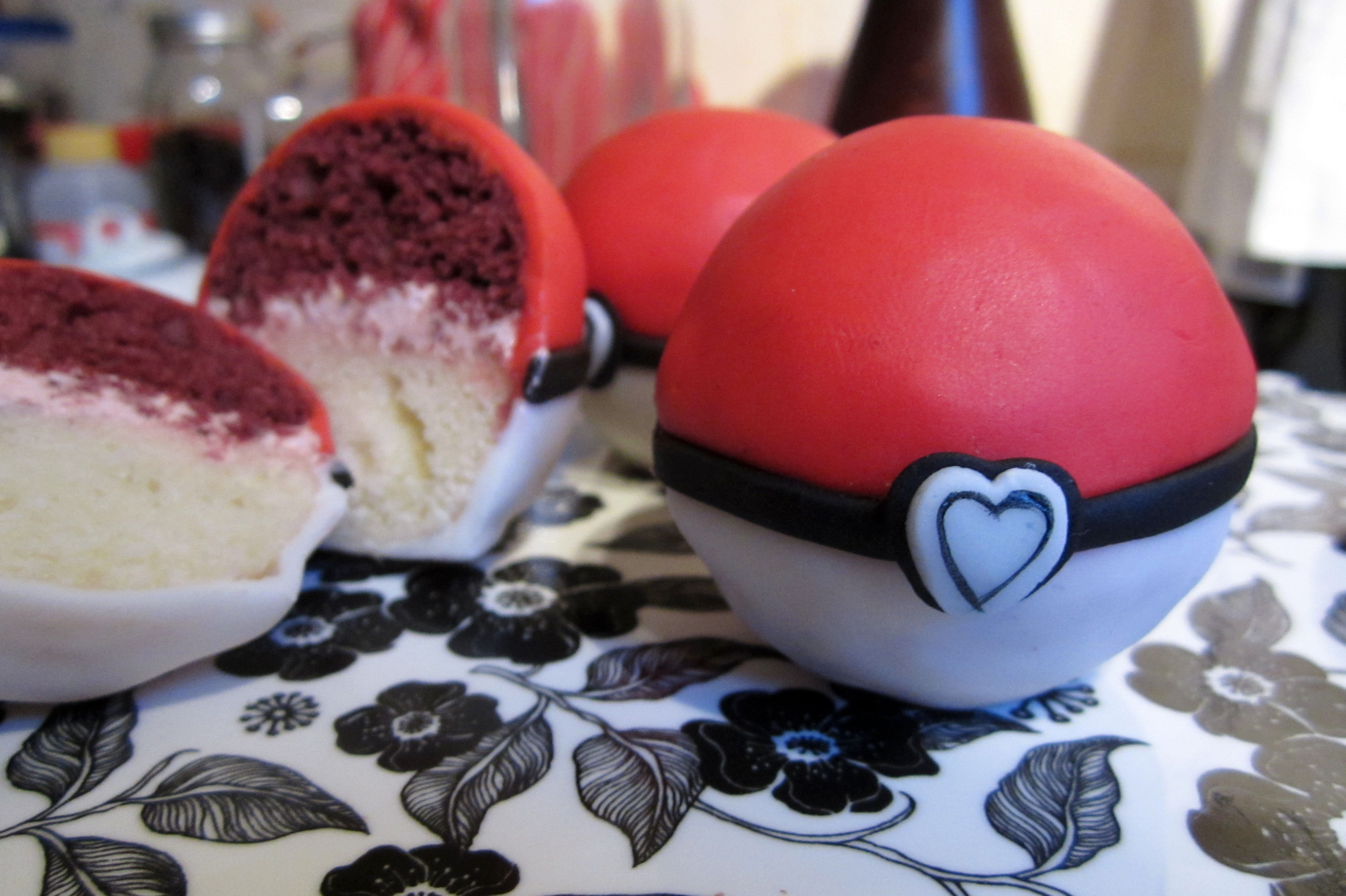 Pokelove -- Colour Co-ordinated Two-layer Mini Cakes!