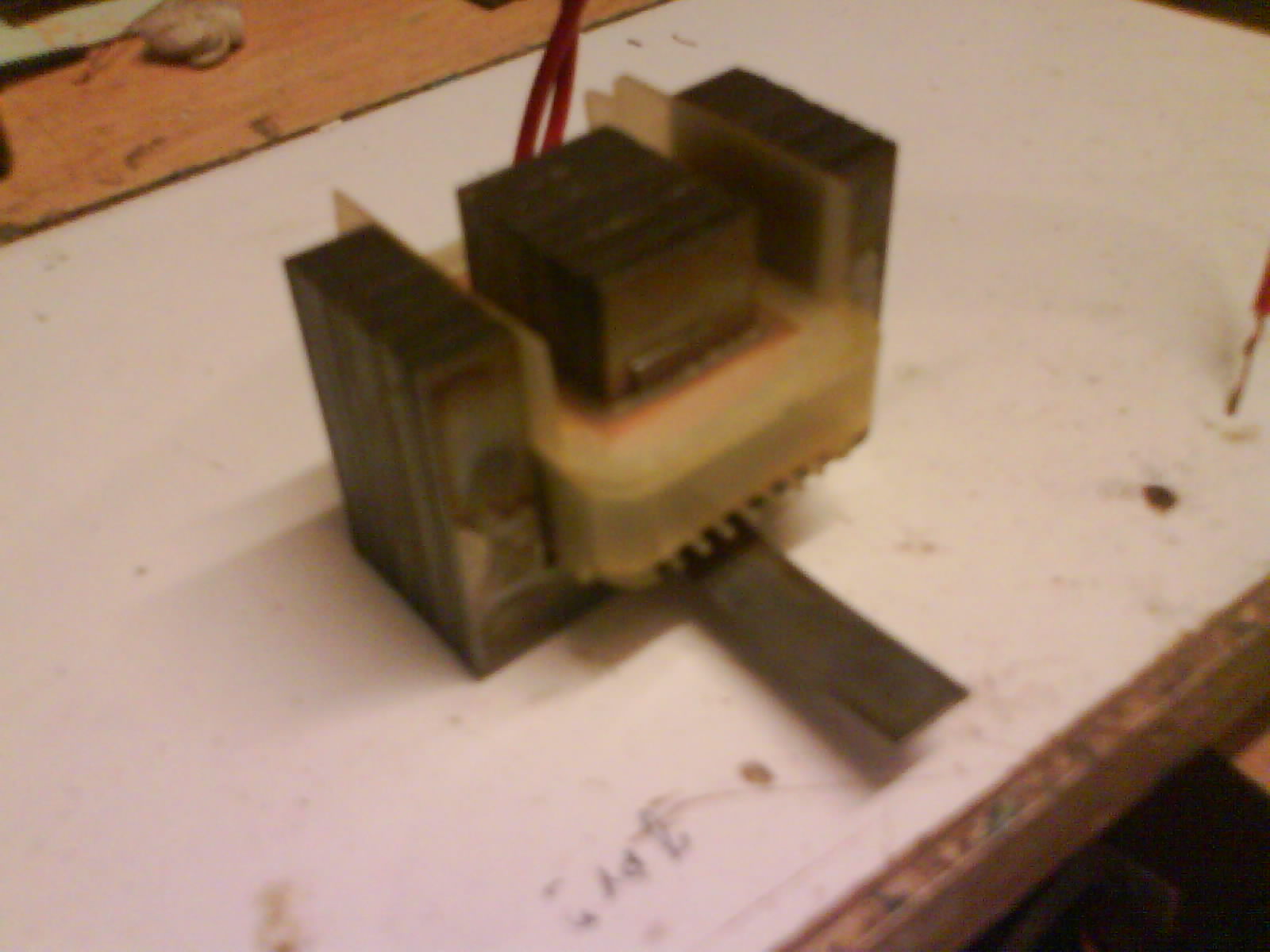 Tool demagnetizer