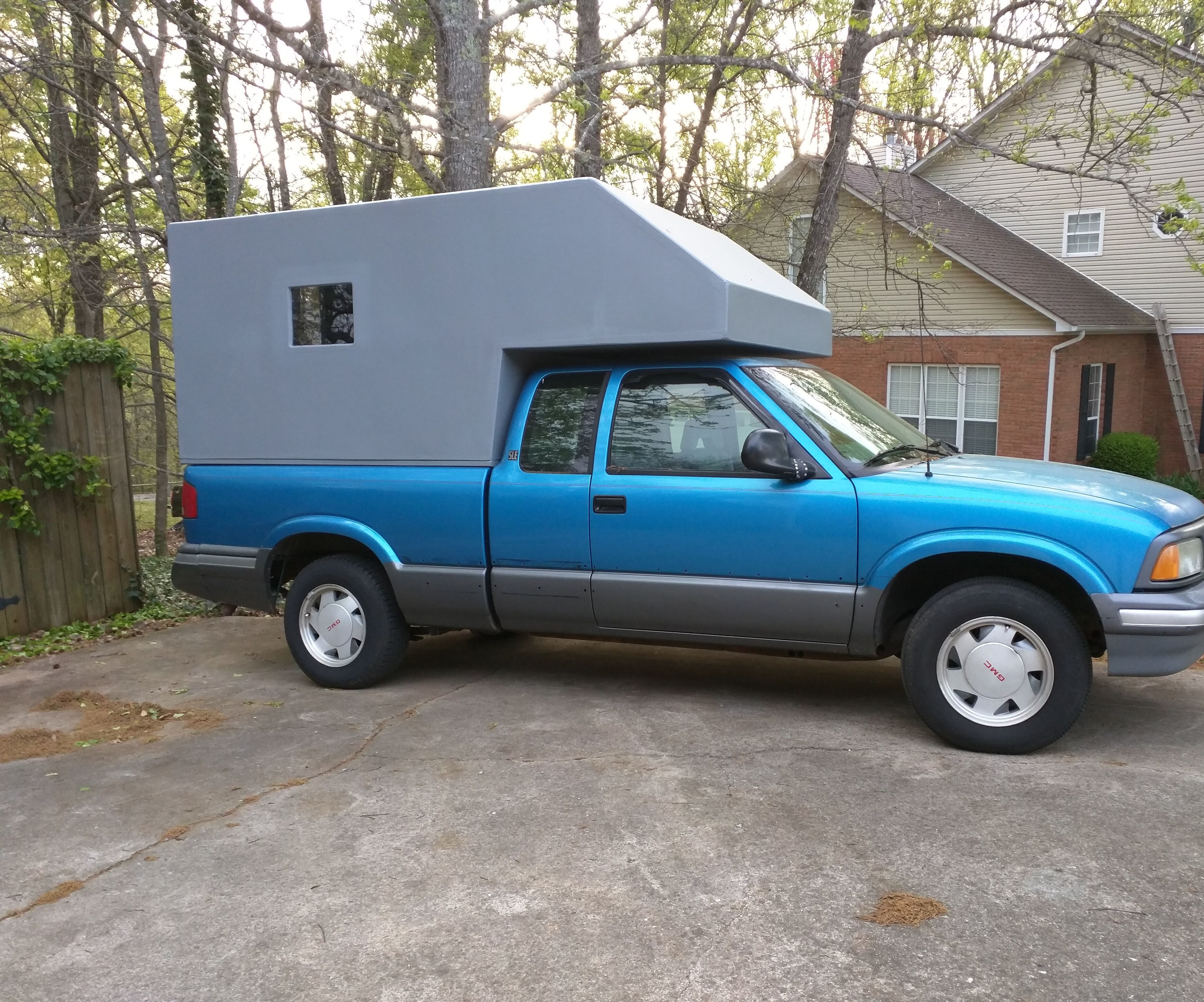 Cab-over Camper for Pickup