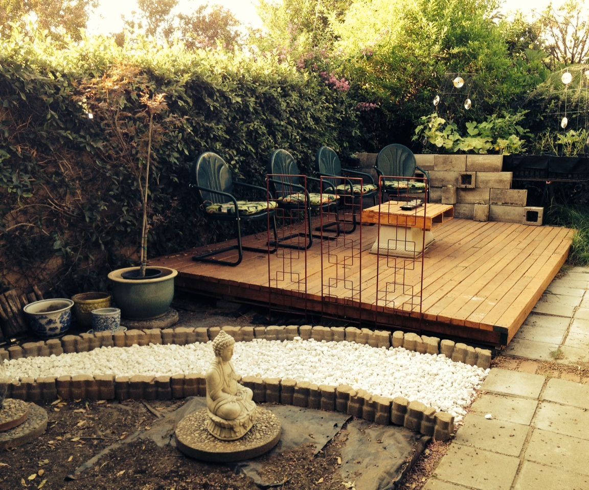 Wood Pallet Backyard Deck