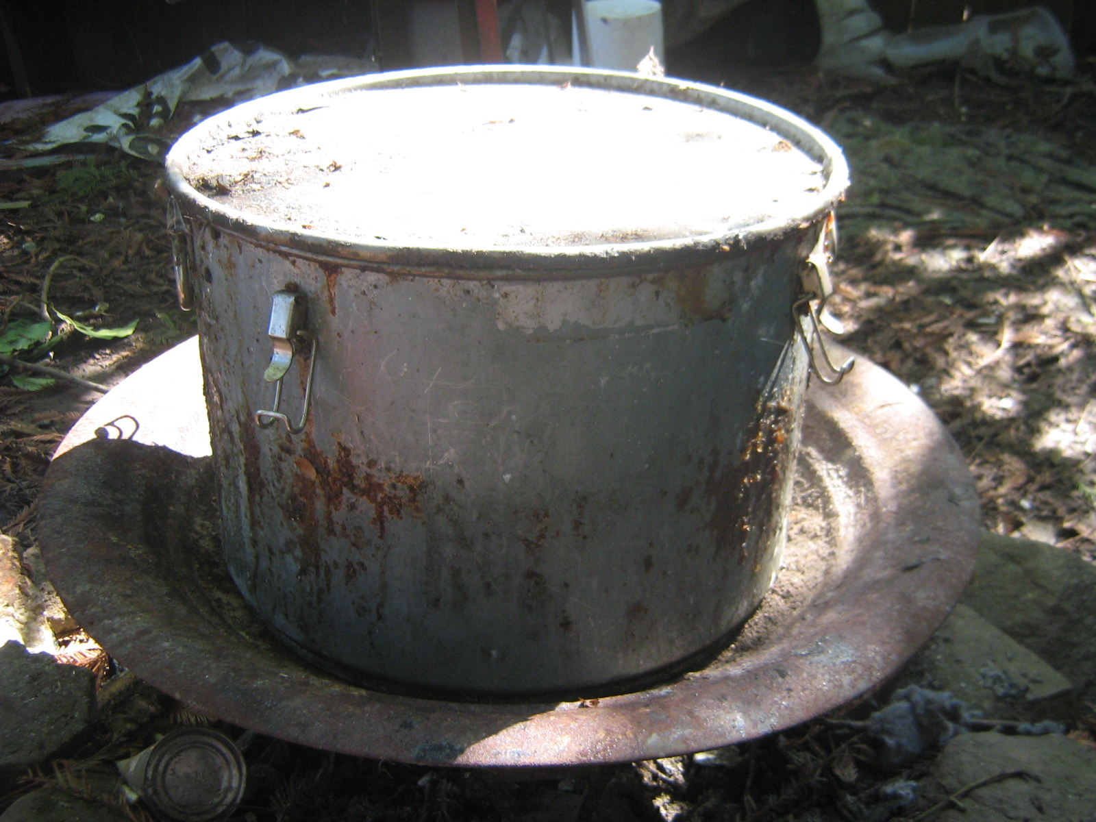Small wood burning tent stove