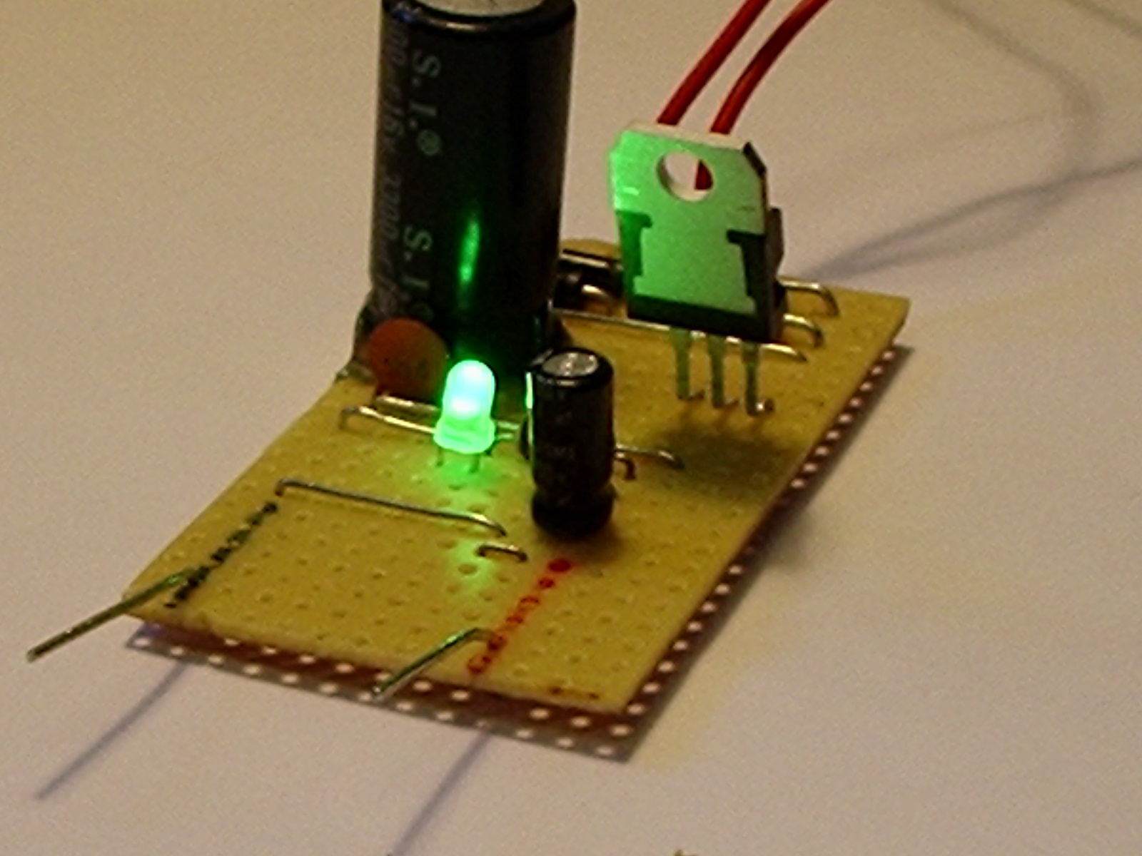 Make a simple 12 volt power supply