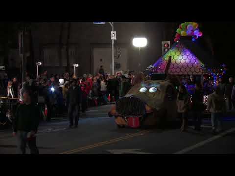 &amp;quot;Up&amp;quot; themed Xmas Parade float with &amp;quot;Dug&amp;quot; Dog Van and Balloon House