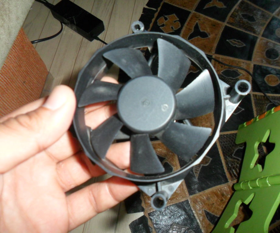 Ancien PC Ventilateur ------> Éolienne En 10 Minutes