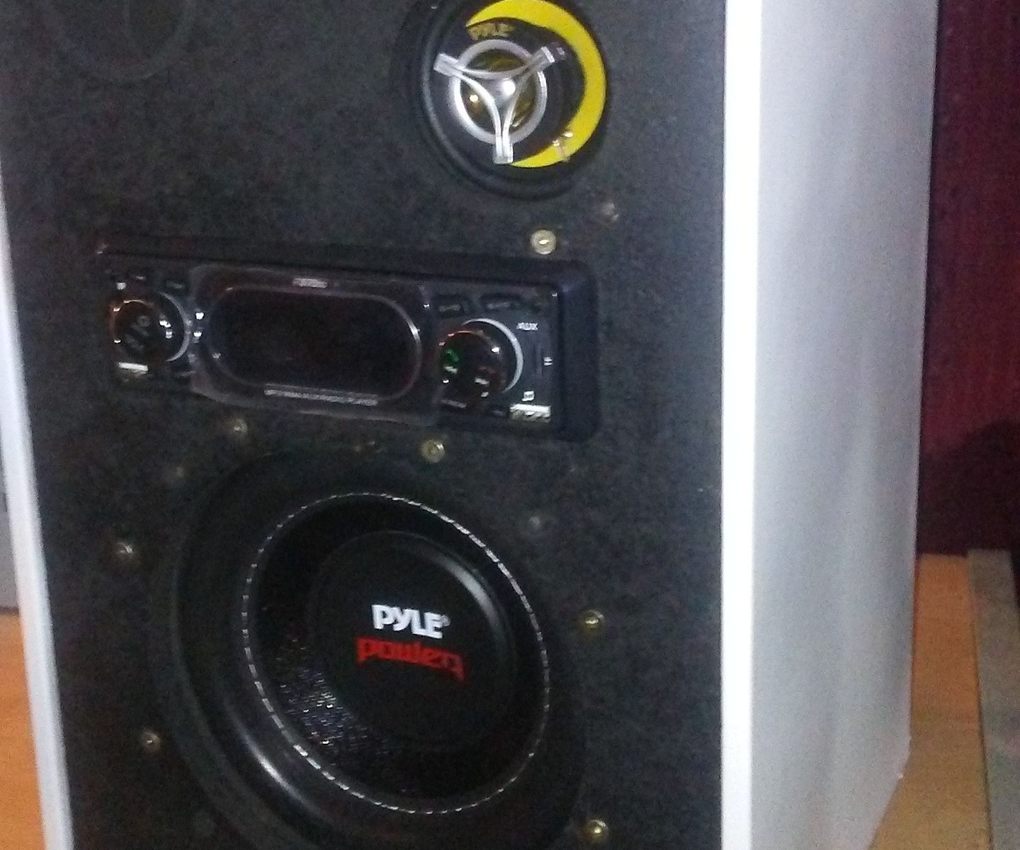 DIY Bookshelf Speakers! <3