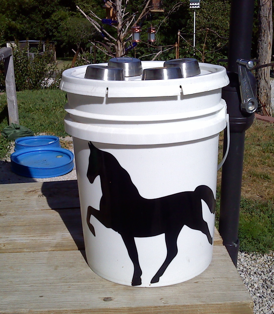Bucket Solar Light & Storage Container SUPER EASY