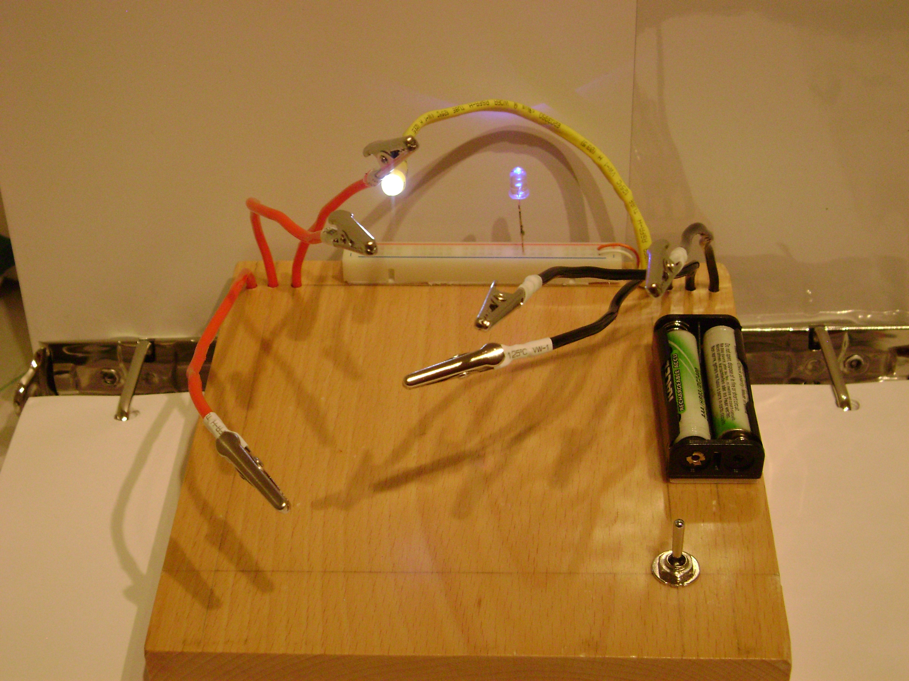 Helping hands with led tester.