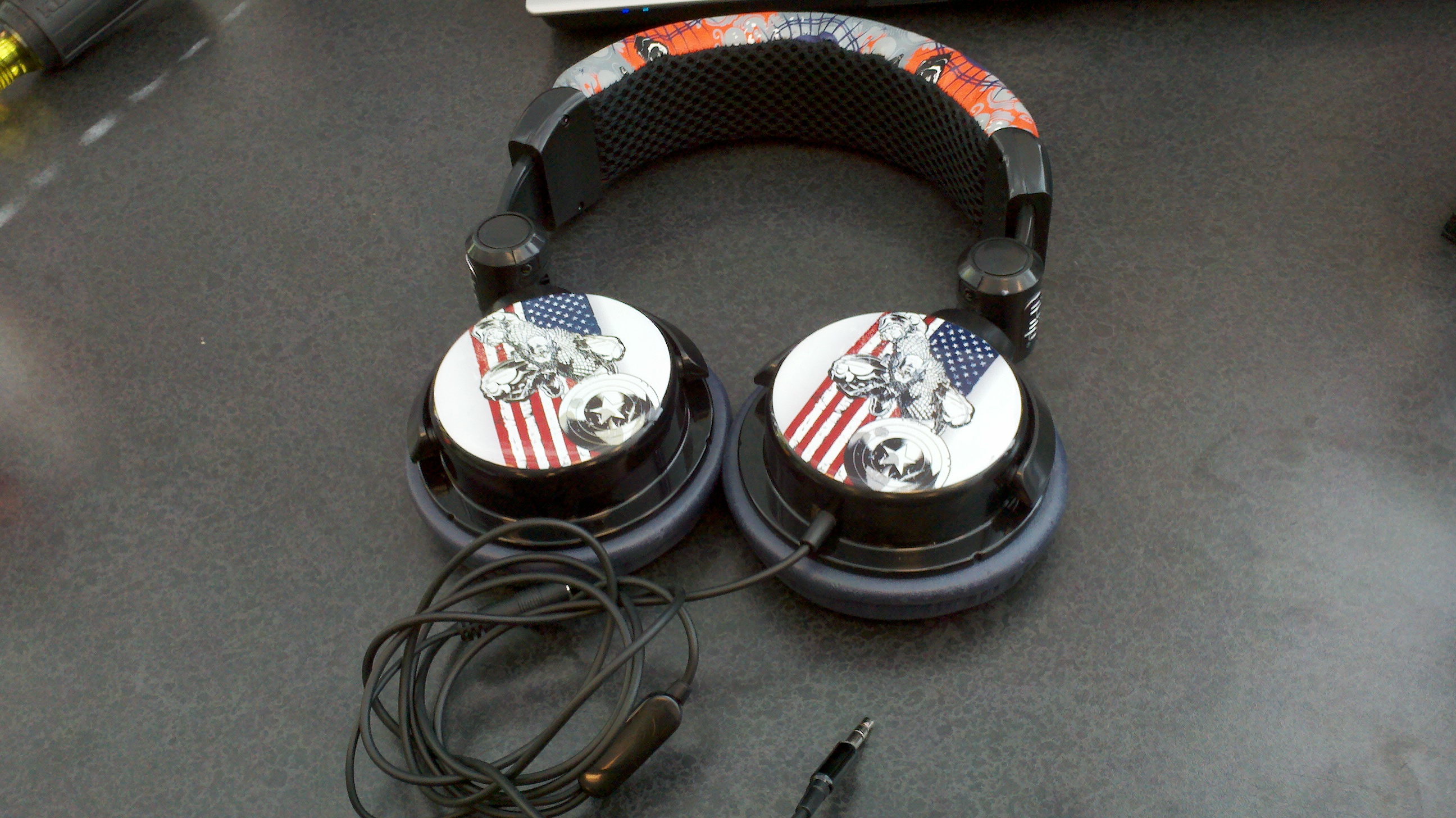 iHip Captain America Headphone-jack repair