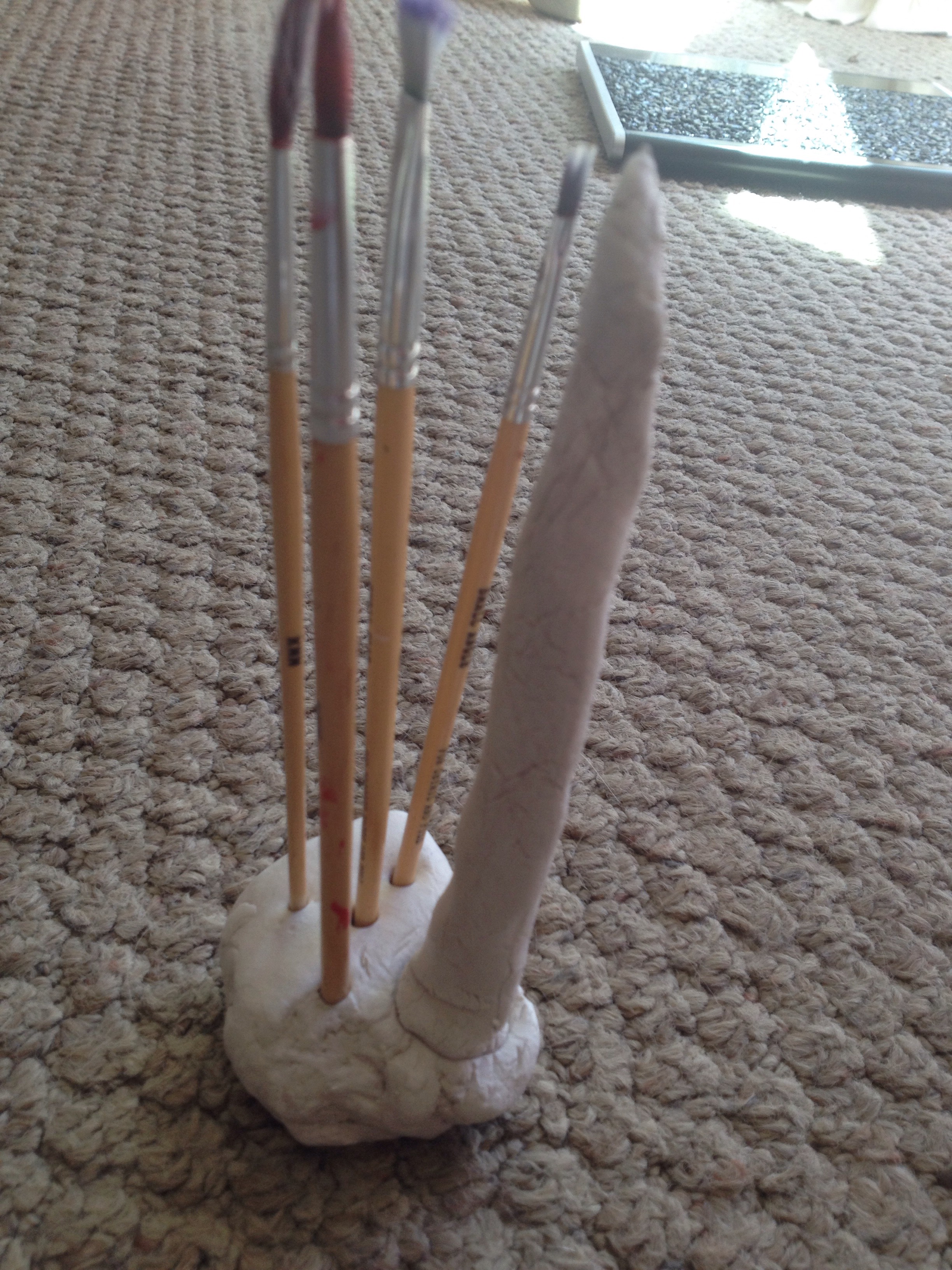 DIY Clay Paintbrush Stand