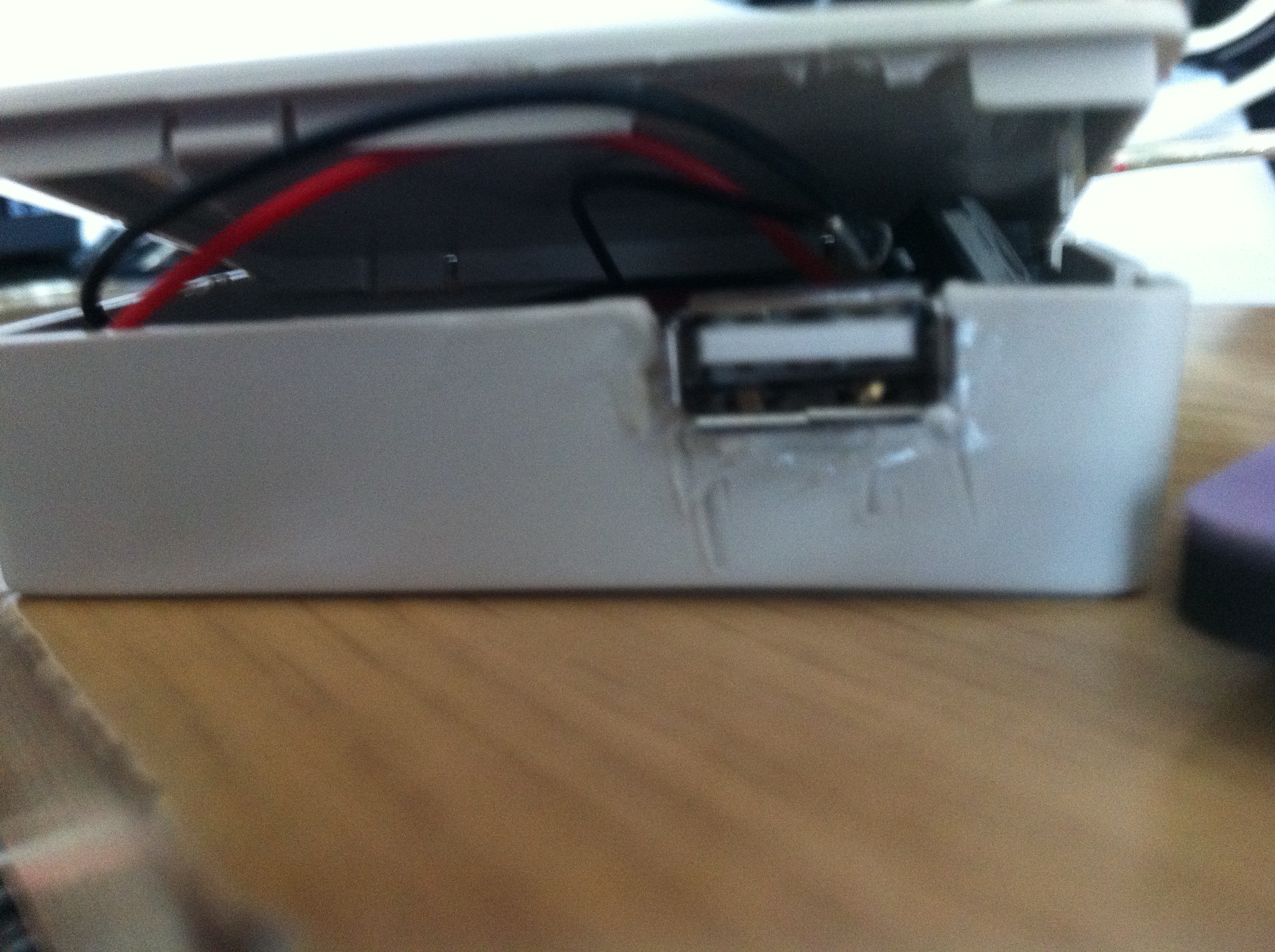 DIY Portable ipod/iphone/ipad charger