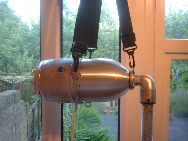 1200 Watt electric blower
