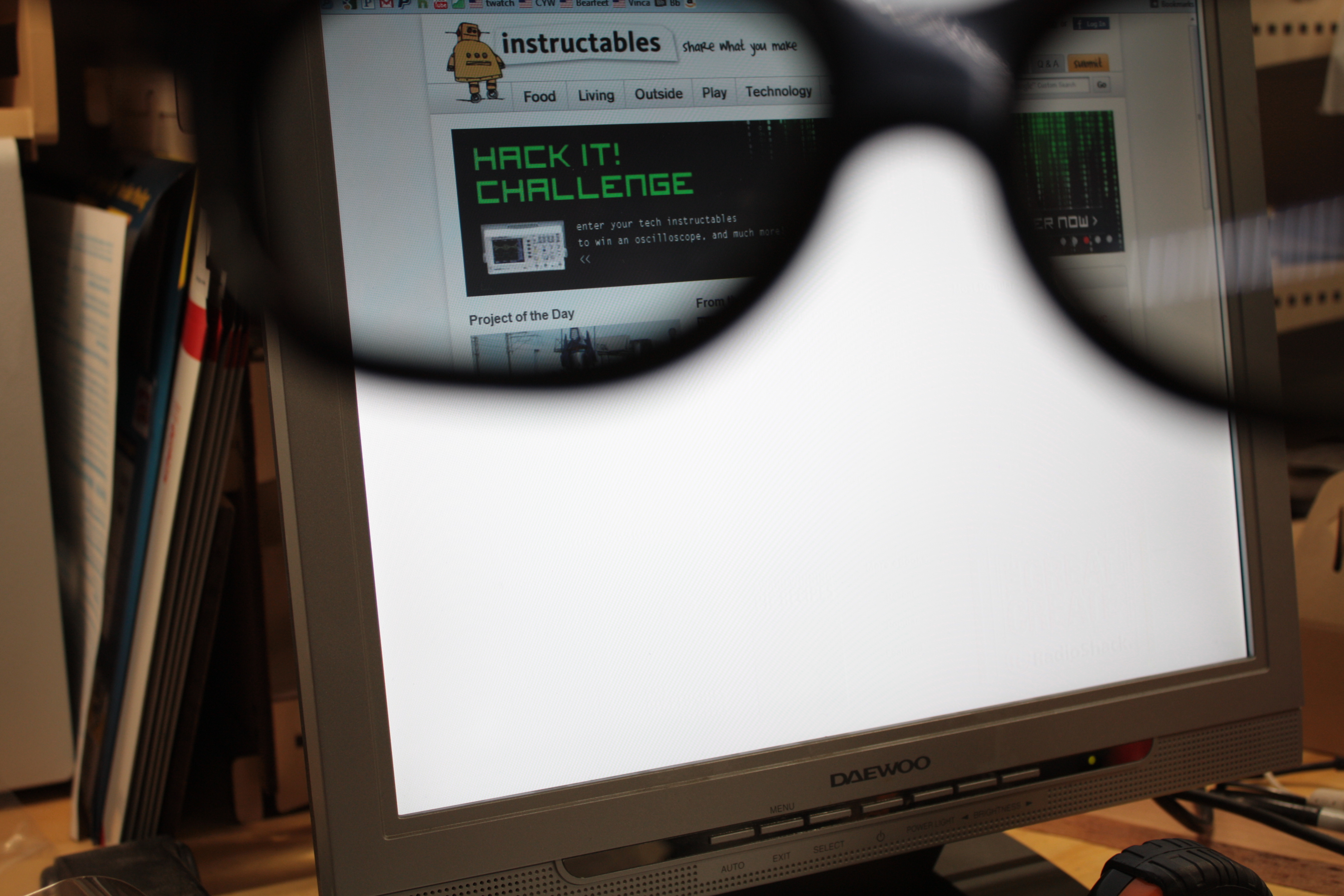 Privacy Monitor Hacked From an Old LCD Monitor