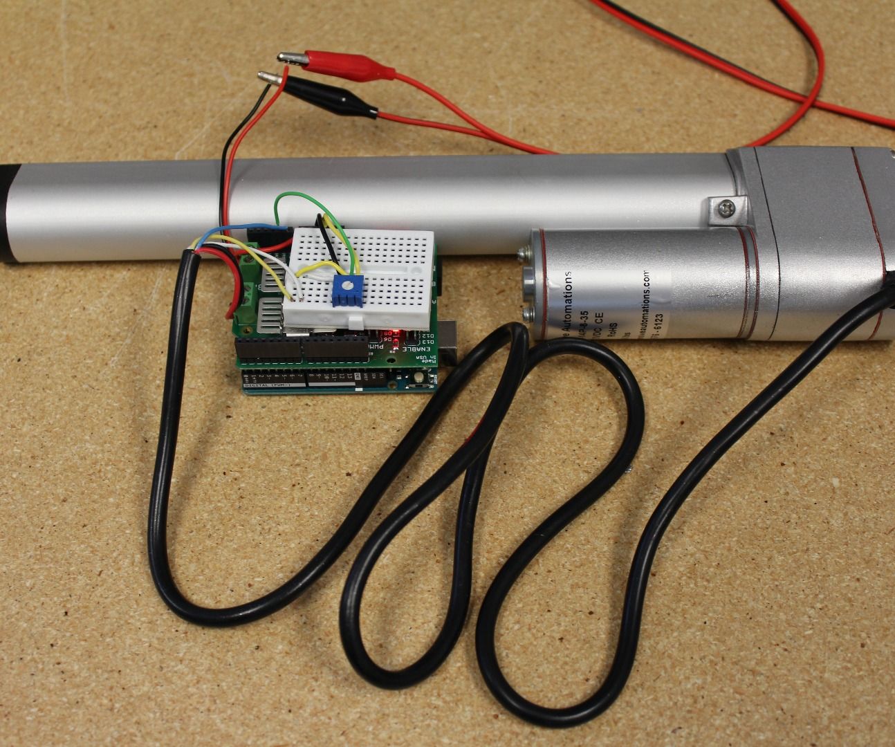 Controlling the Position of an Actuator with an Analog Sensor