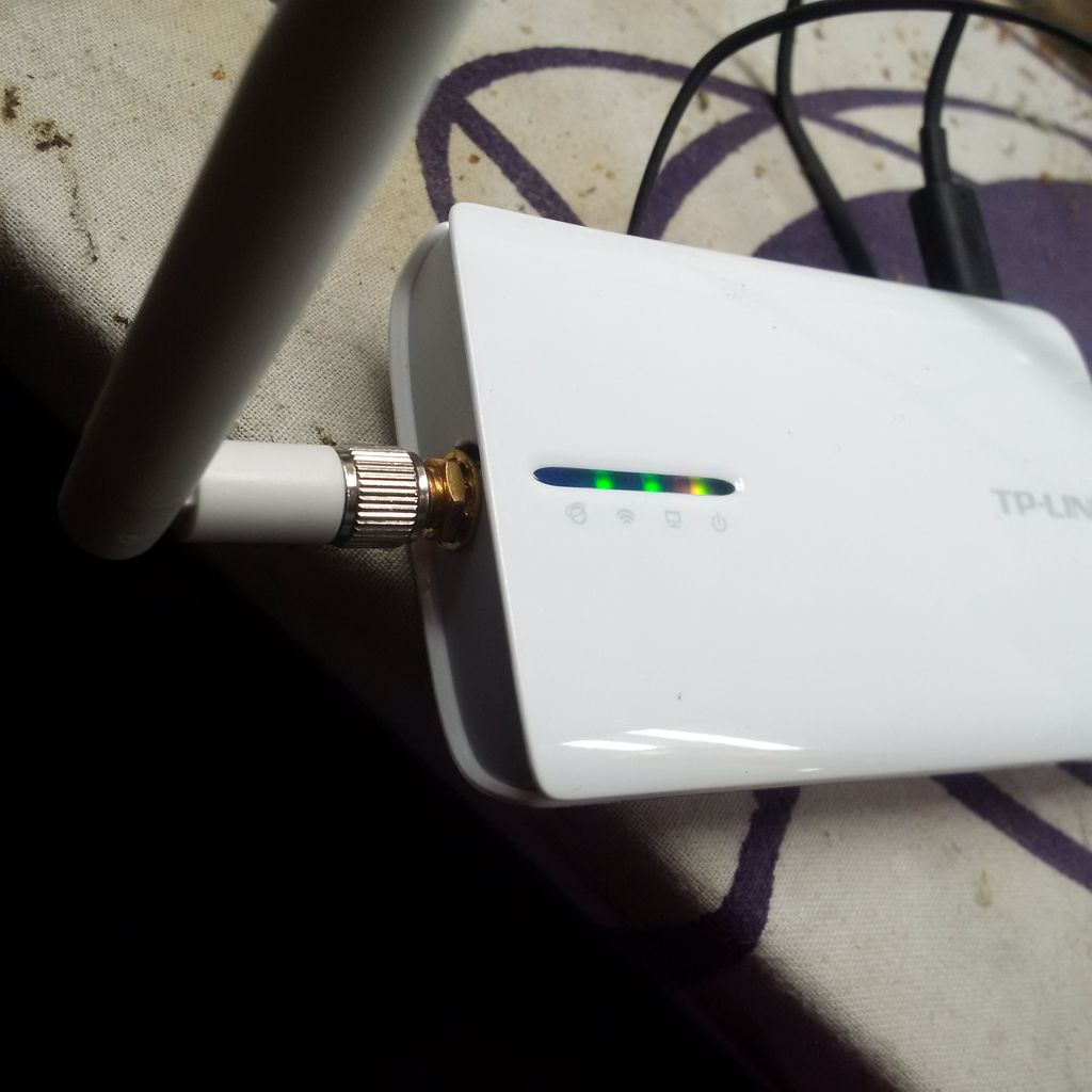 TP-LINK TL-MR3040 Antenna Mod using U.FL SMT connector