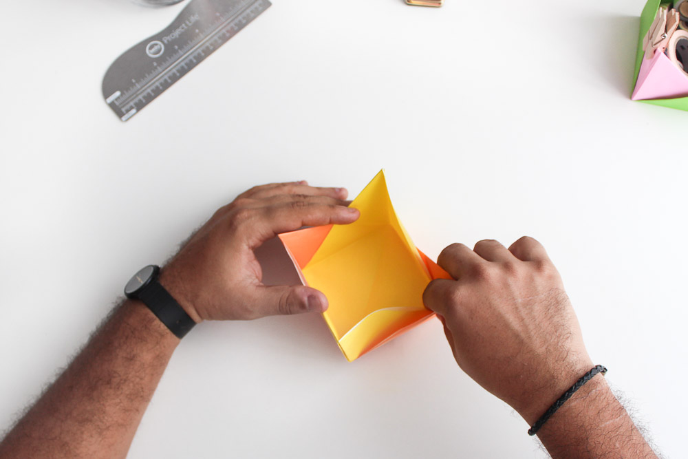 origami-canasta-portalapices-tutorial-diy-como-hacerlo-papel-facil-sencillo-pichon-santo-domingo-clases-26.jpg