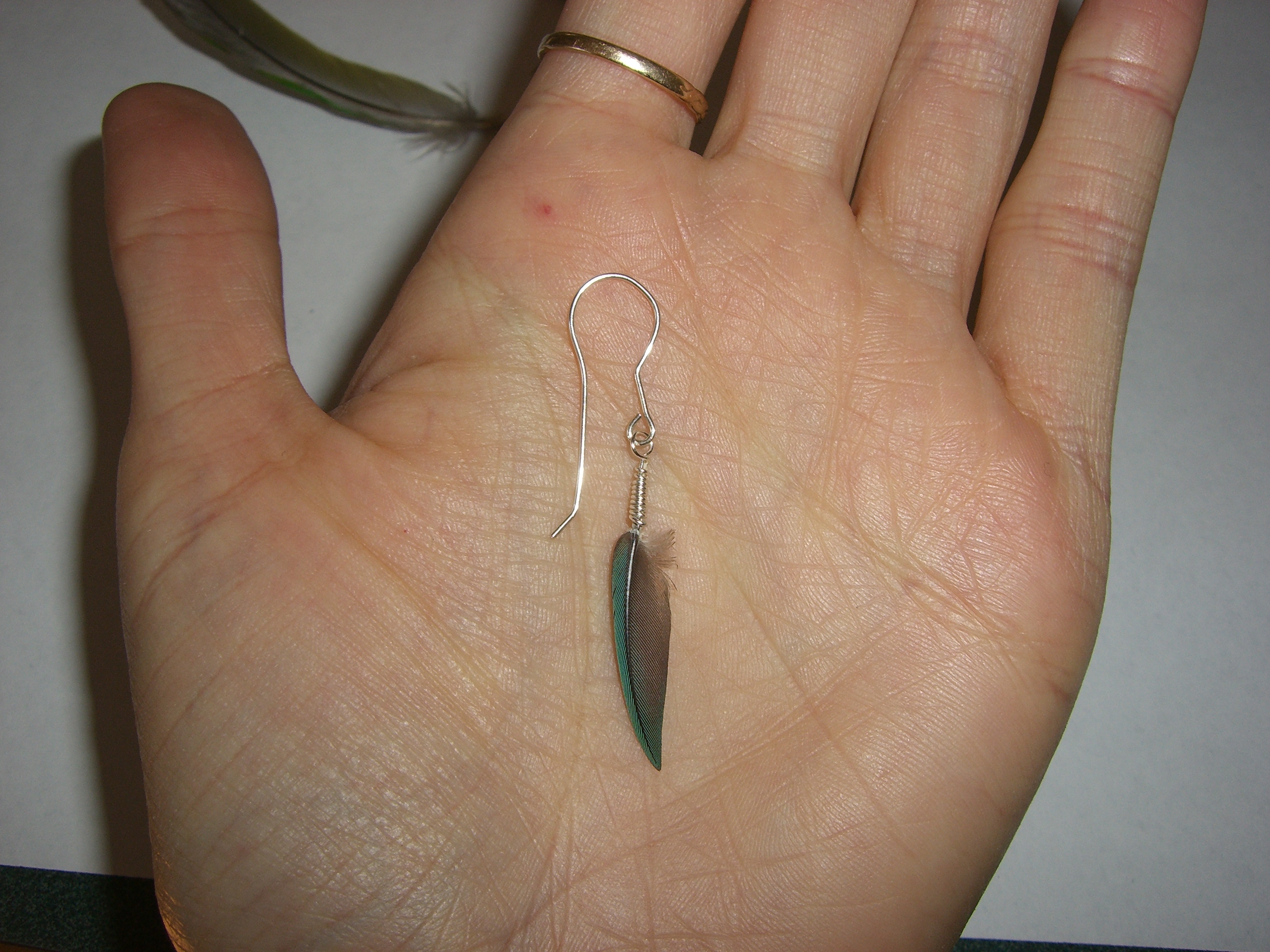 How to Wire Wrap a Feather - Method 1