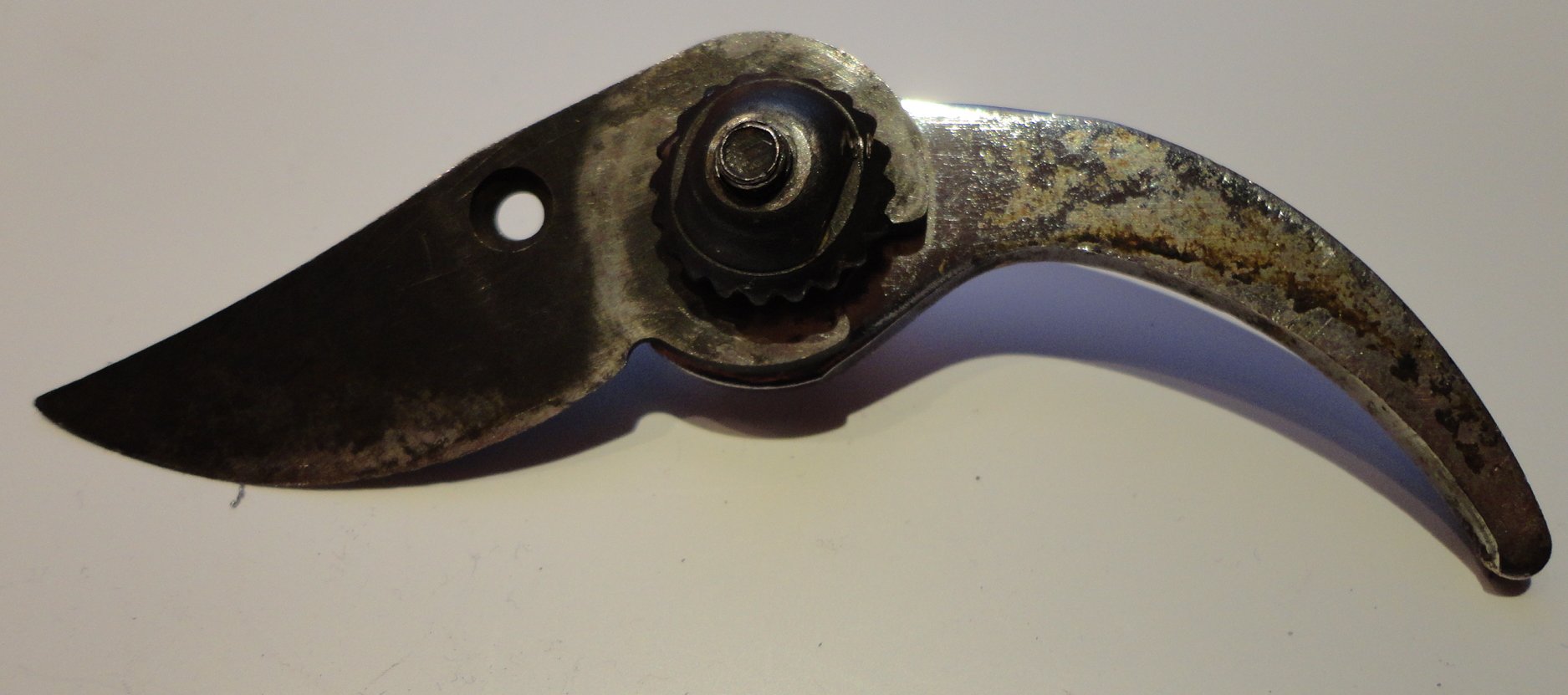 How to make a Survival Knife from a secateurs or hand pruners or garden shears