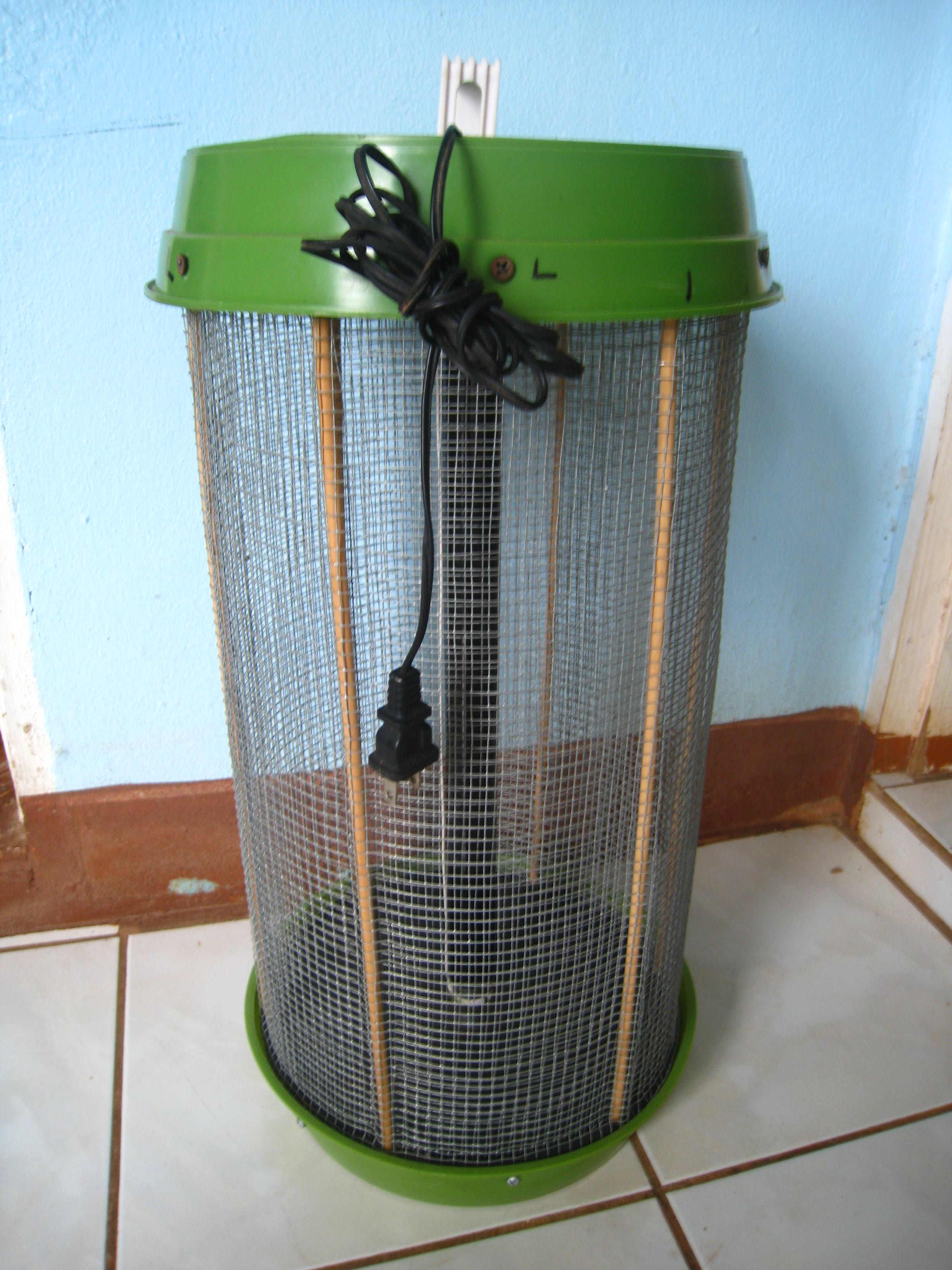 How to build a portable bug zapper