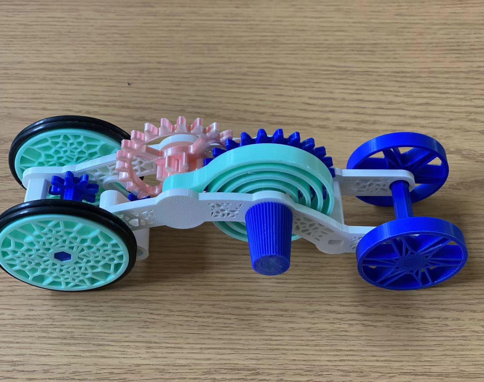 3D-Printed Stylish Wind-up Motor Car