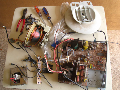 How to dismantle a CRT monitor