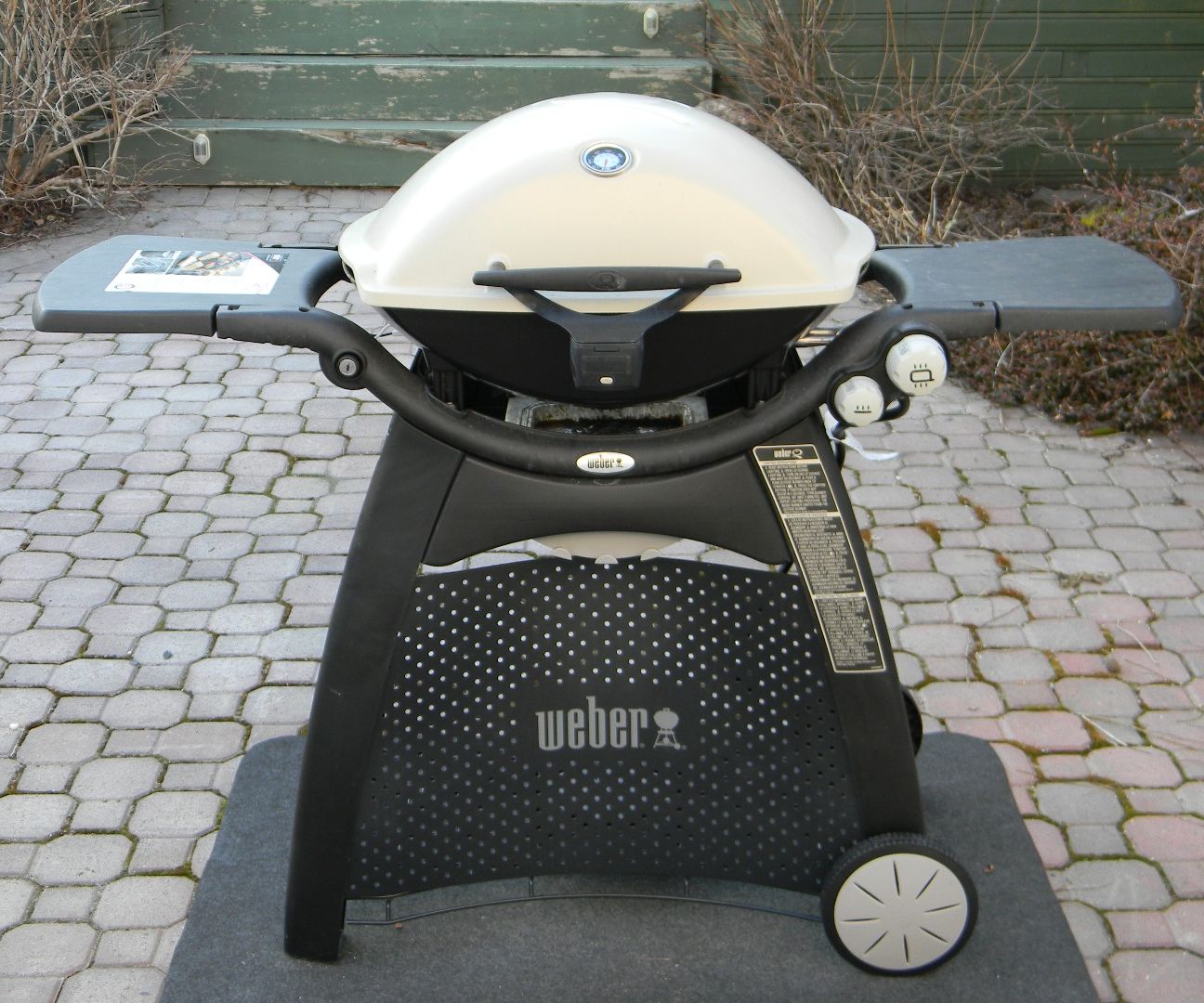 How to clean your grill