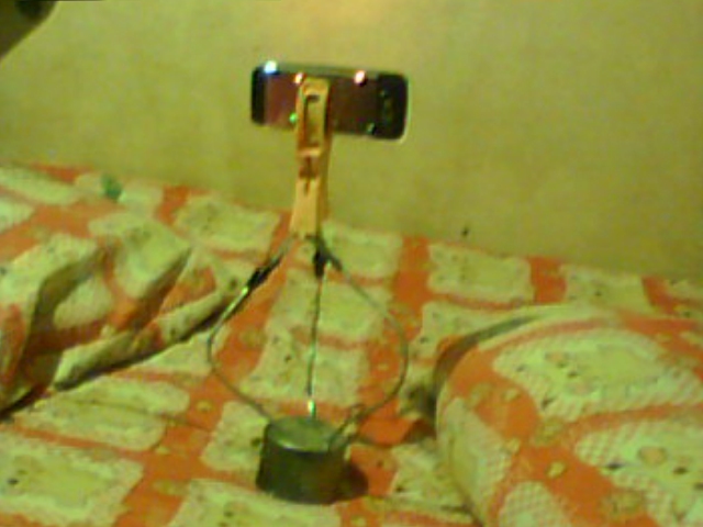 helping hand mobile phone tripod (2-in-1) from junk (kind a universal)