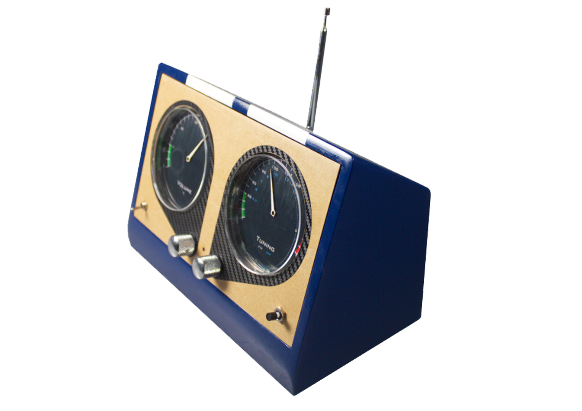 GTO Radio : Hacking a radio for nostalgic motorists
